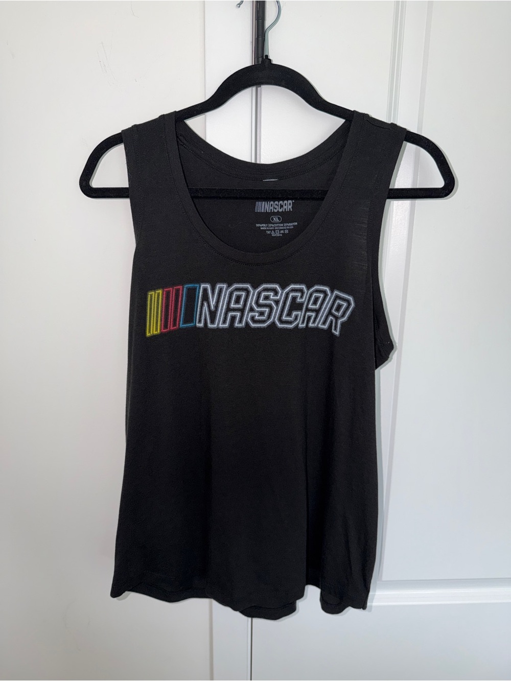NASCAR Women’s XL Black Graphic Tank Top Rainbow Logo